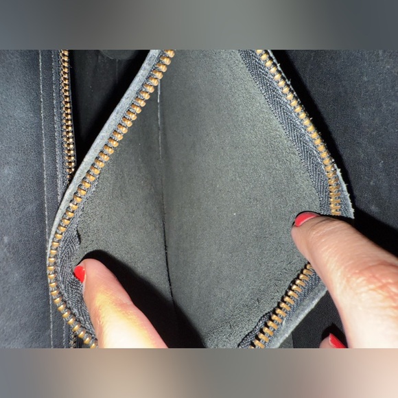 Black Vintage Coach Manor (Style Number 9977) - Picture 12 of 13